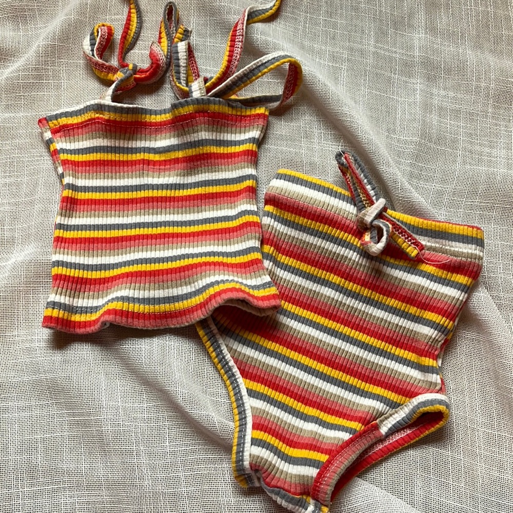 4/$22 Hawaii boutique two piece outfit